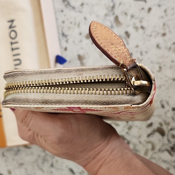 Louis Vuitton Pink and Orange Patterned Wallet With Dusty And Box - Picture 7 of 11